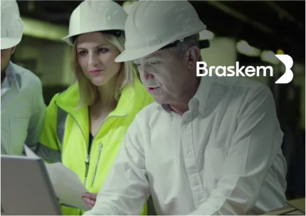 Equipe da Braskem em ambiente industrial